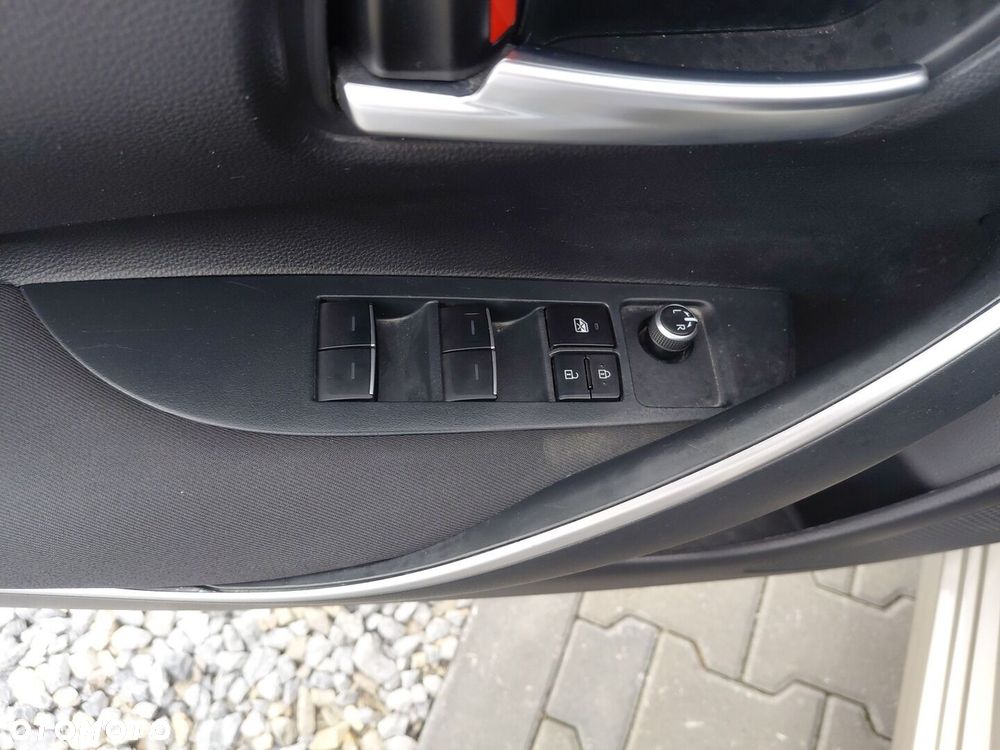 Toyota Corolla 1.8 Hybrid Comfort - 20