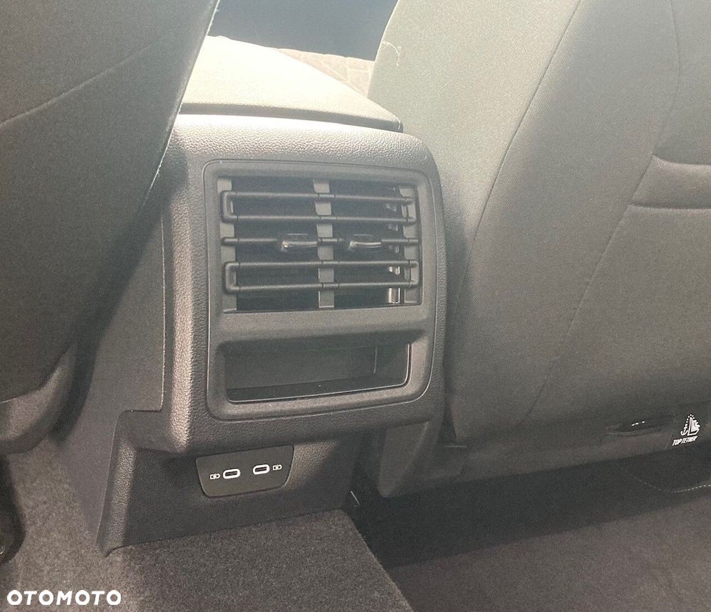 Volkswagen Golf - 12