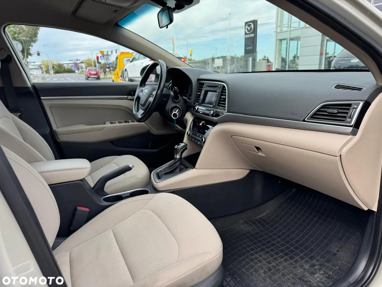 Hyundai Elantra 1.6 Style - 6