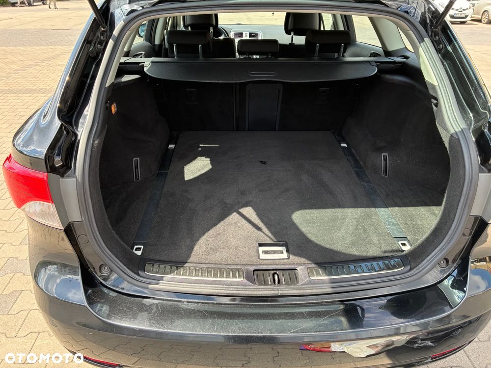 Toyota Avensis 1.8 Luna - 11