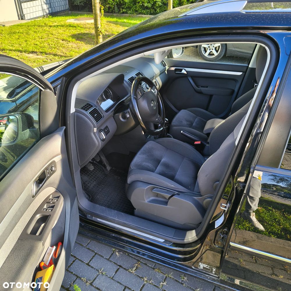 Volkswagen Touran 2.0 TDI DPF Highline - 7