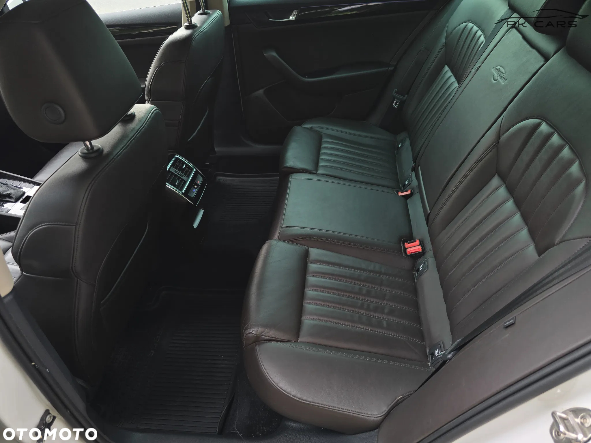 Skoda Superb Combi 2.0 TDI 4x4 DSG L&K - 31