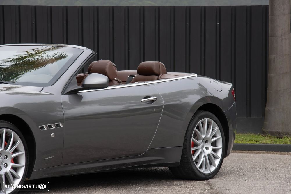 Maserati Grancabrio 4.7 V8 - 19