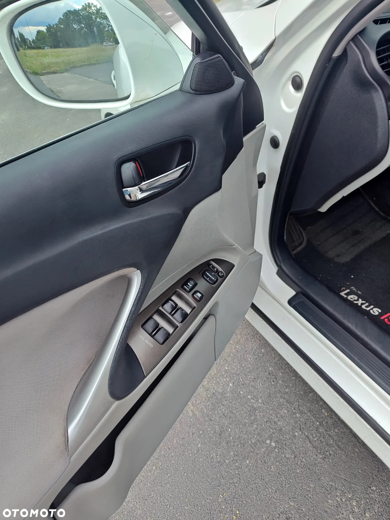 Lexus IS 220d - 8