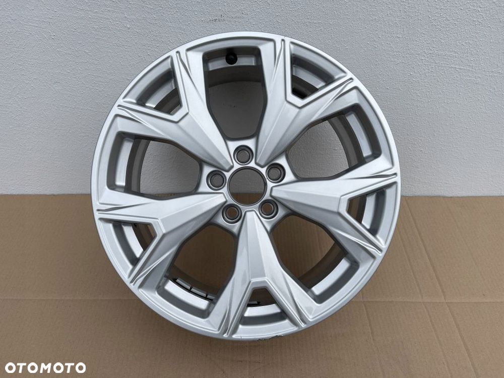 FELGA AUDI A1 7J 17 ET43 82A601025S