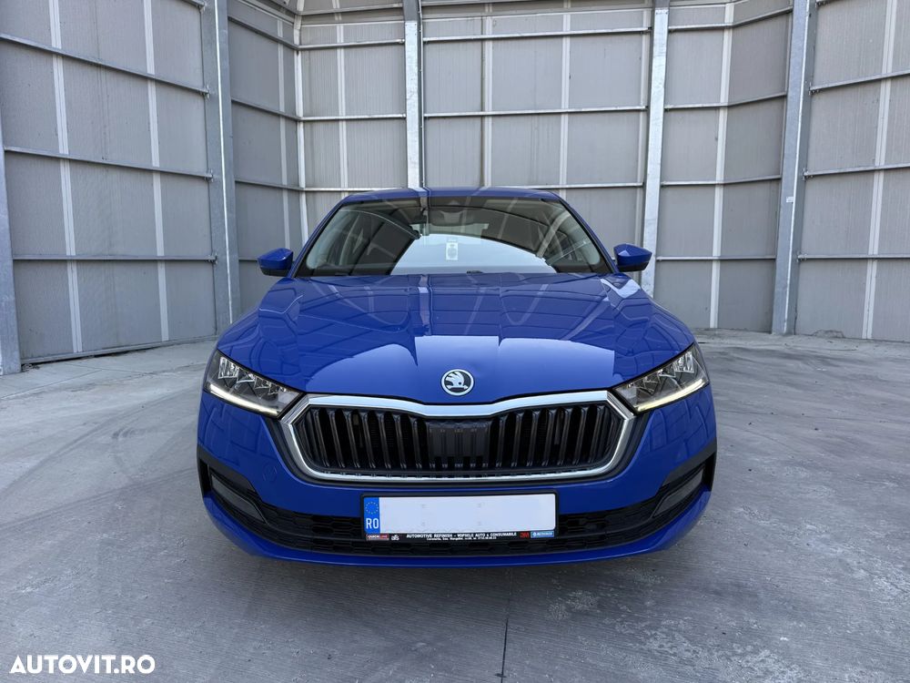 Skoda Octavia 2.0 TDI DSG Ambition - 1