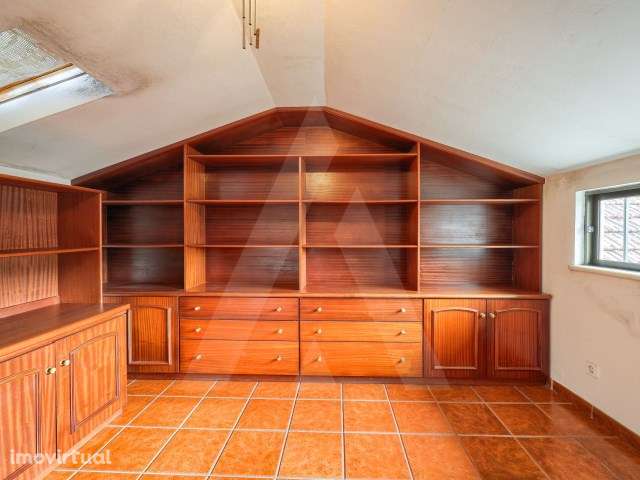 Moradia T3 + 1 com anexos e logradouro em Oliveirinha! - Grande imagem: 2/50