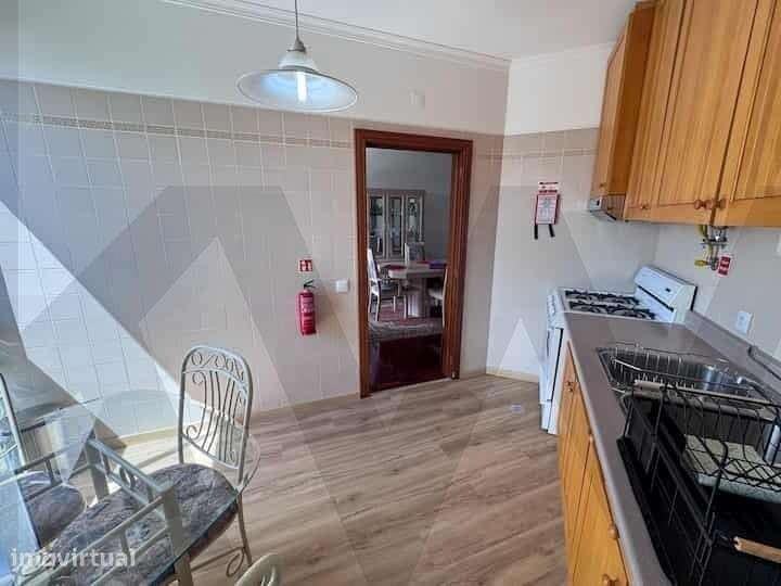 Apartamento T1 Mobilado e Equipado no Centro do Caniço - Grande imagem: 5/21