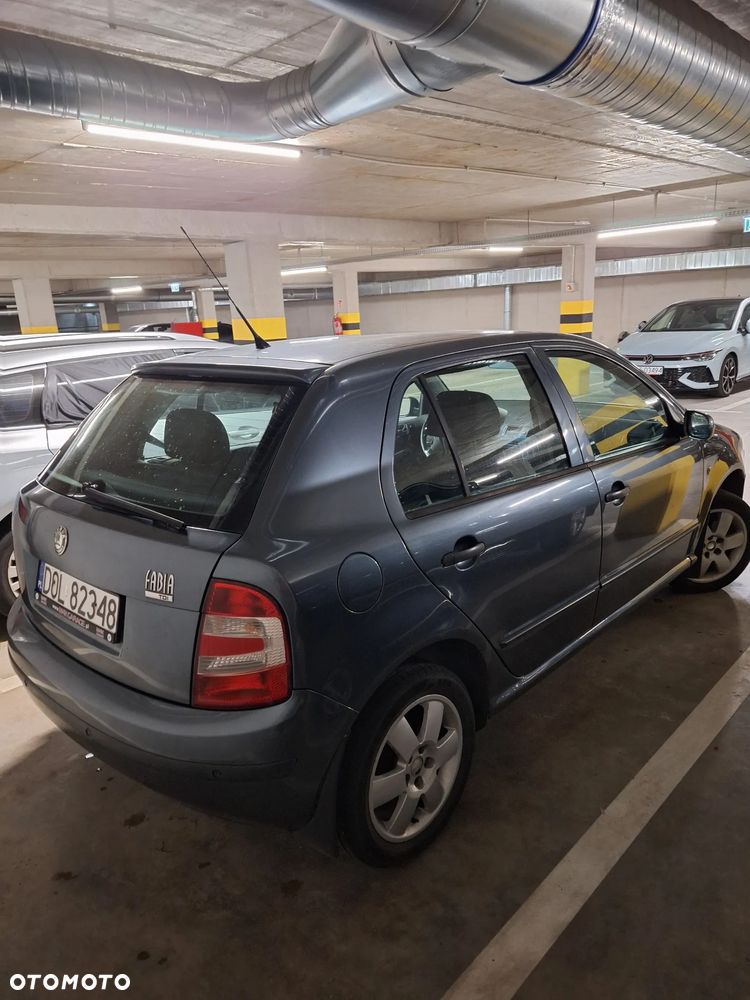 Skoda Fabia 2005 photo 4