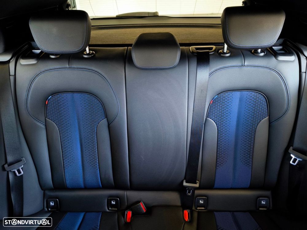 BMW 116 d Pack Desportivo M - 7