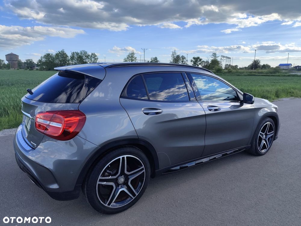 Mercedes-Benz GLA - 10