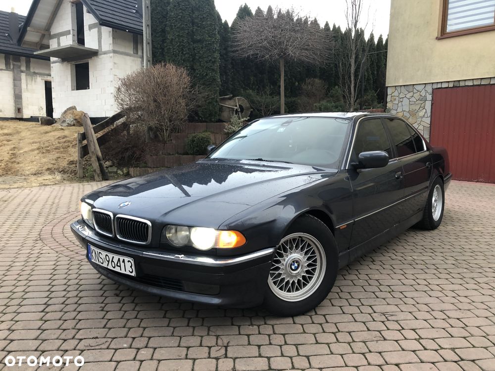 BMW Seria 7 740i - 12