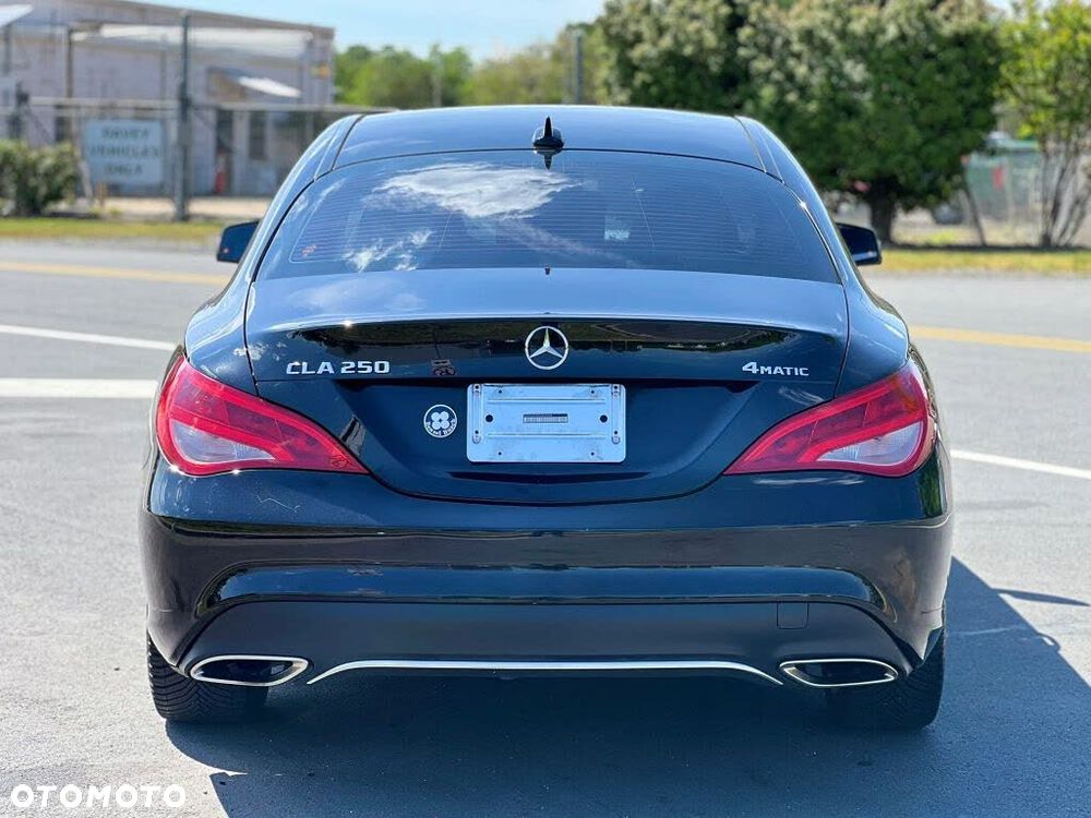 Mercedes-Benz CLA 250 4Matic 7G-DCT UrbanStyle Edition - 9