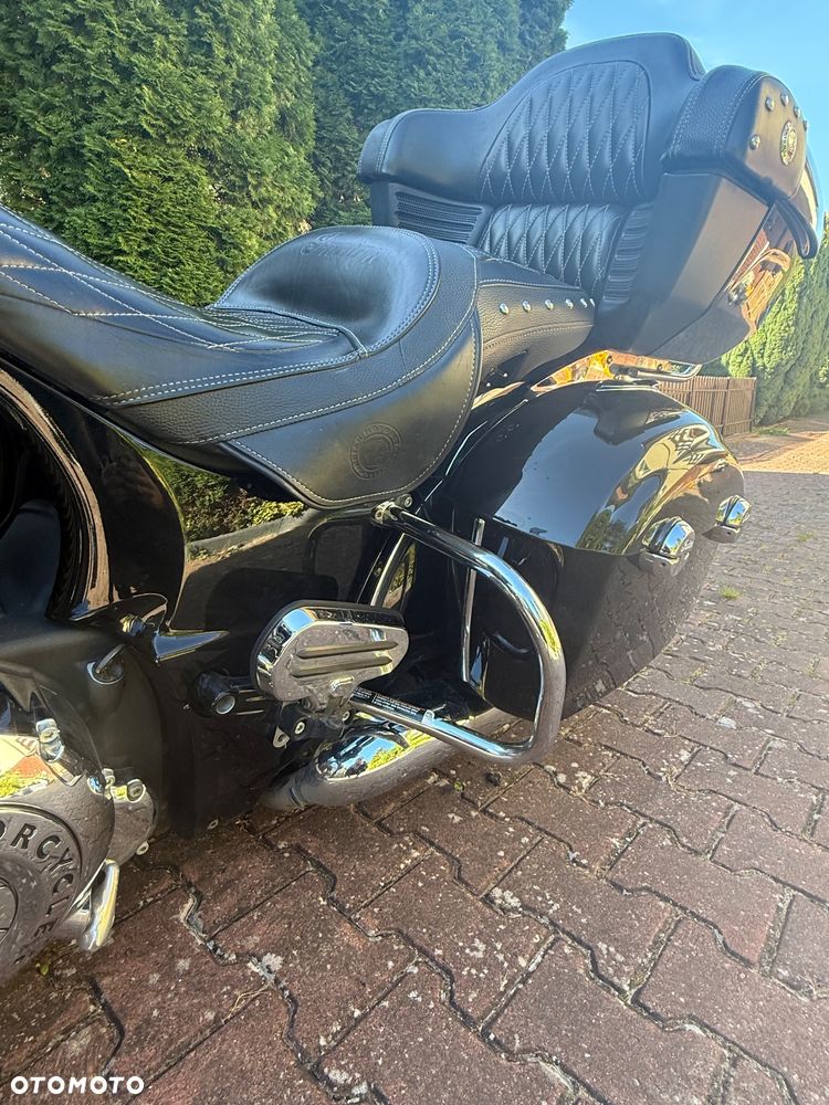 Indian Roadmaster - 9