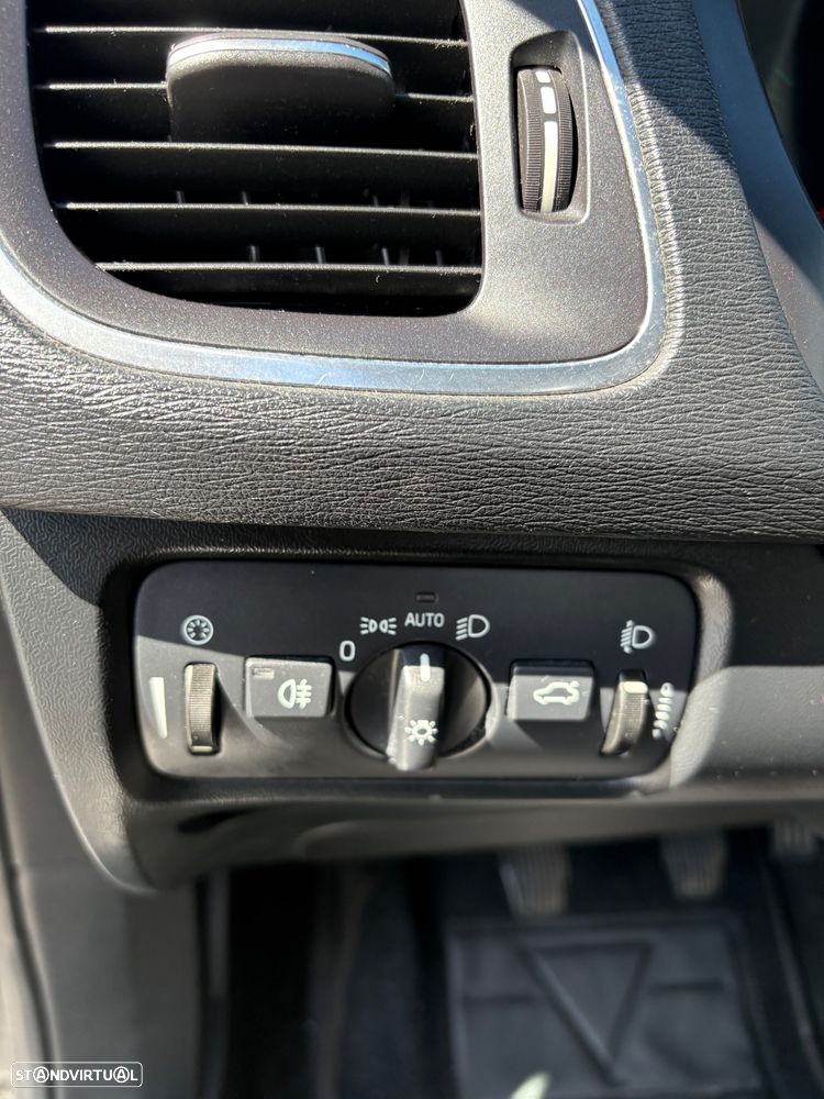 Volvo V40 2.0 D2 Momentum - 13