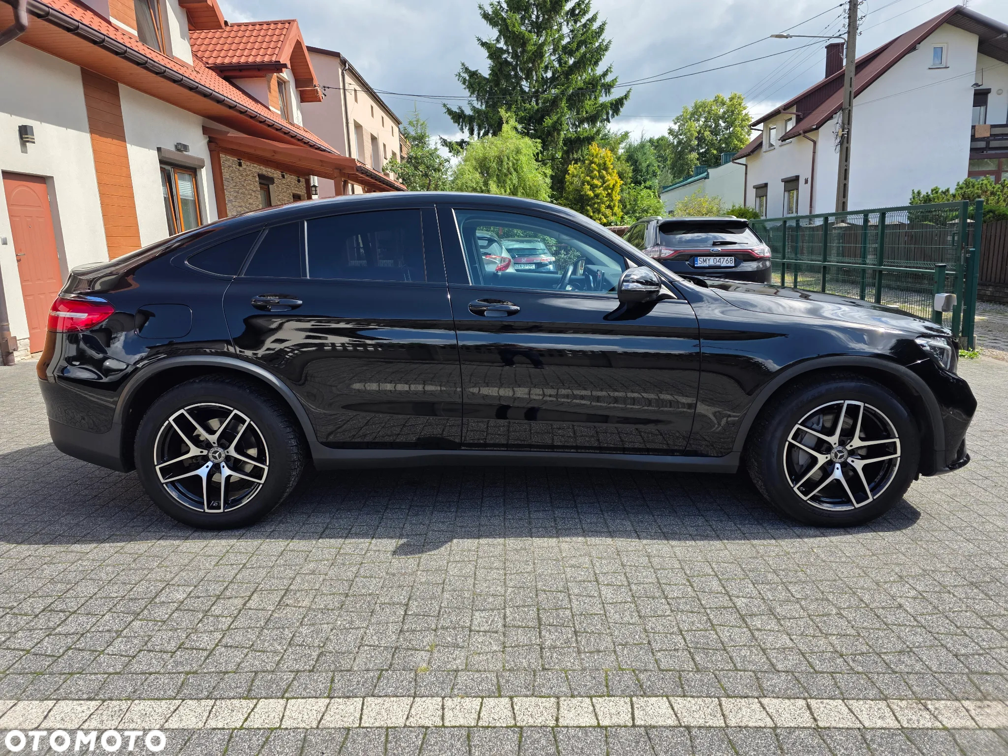 Mercedes-Benz GLC 250 Coupe 4Matic 9G-TRONIC - 12