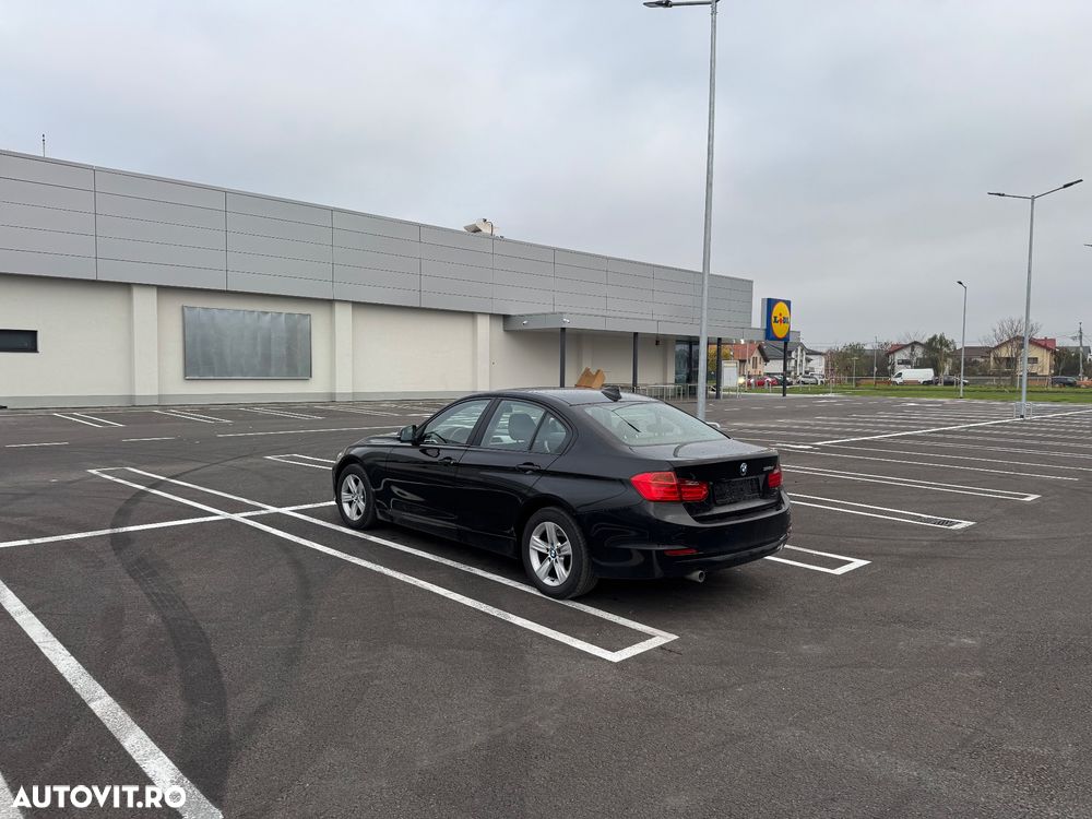 BMW Seria 3 318d Aut. Luxury Line - 4