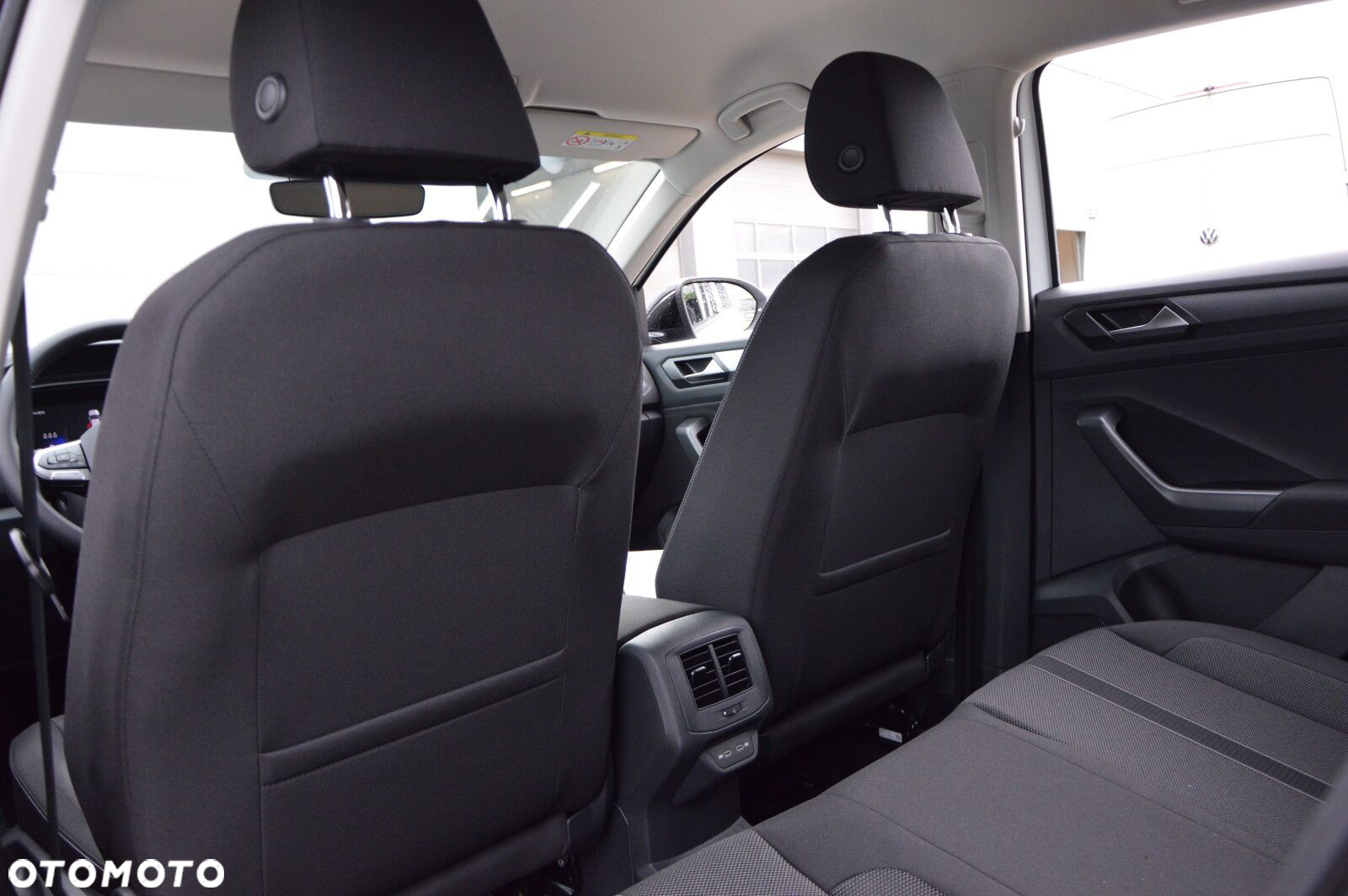Volkswagen T-Roc - 21