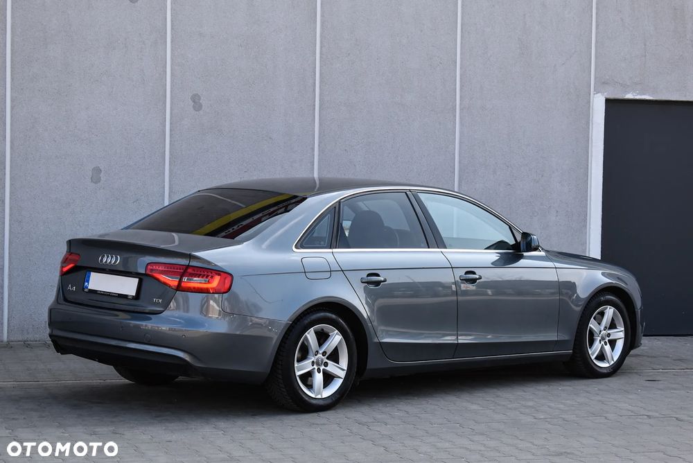 Audi A4 Limousine - 5