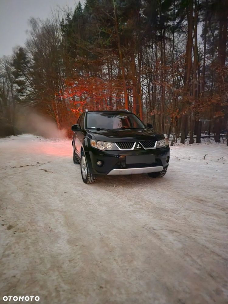 Mitsubishi Outlander 2.0 DID Intense + SE - 1