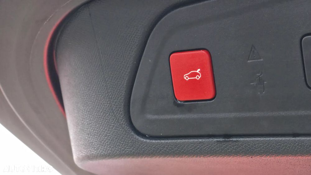 Citroën C5 Aircross 1.6 PHEV FWD 225 EAT8 Shine - 16