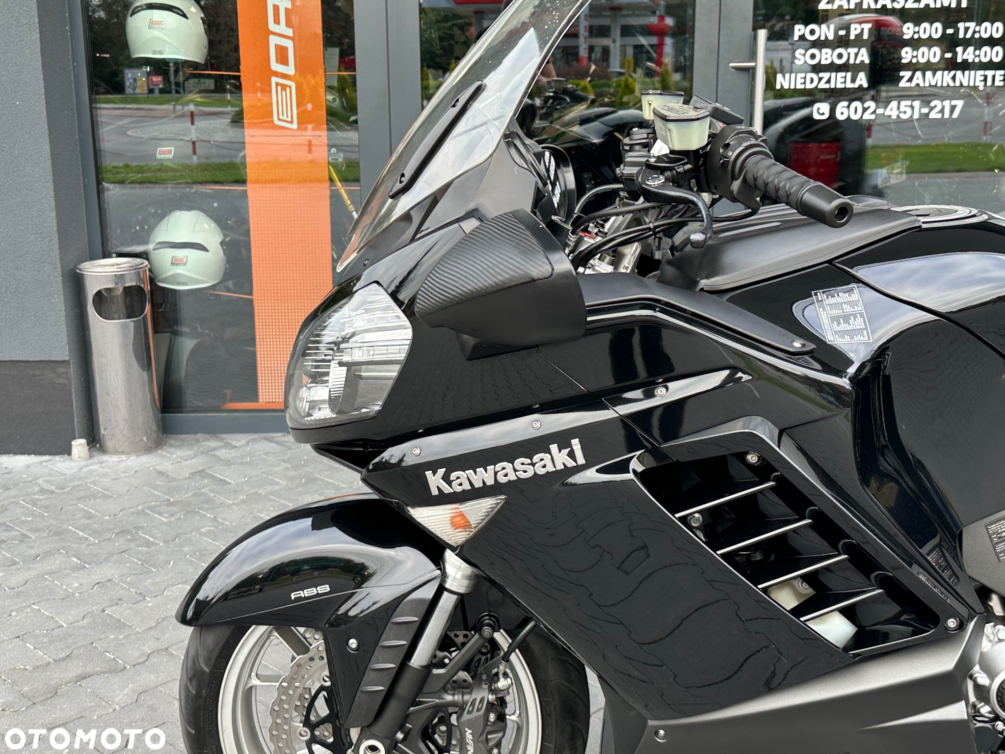 Kawasaki GTR - 36