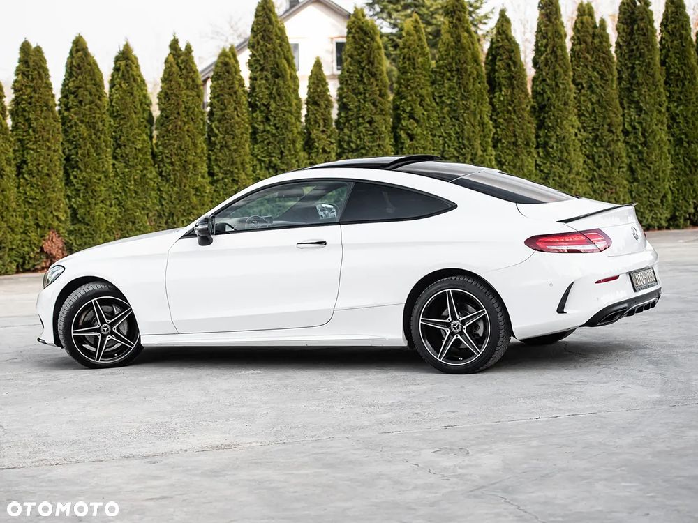 Mercedes-Benz Klasa C 200 4Matic 9G-TRONIC AMG Line - 11