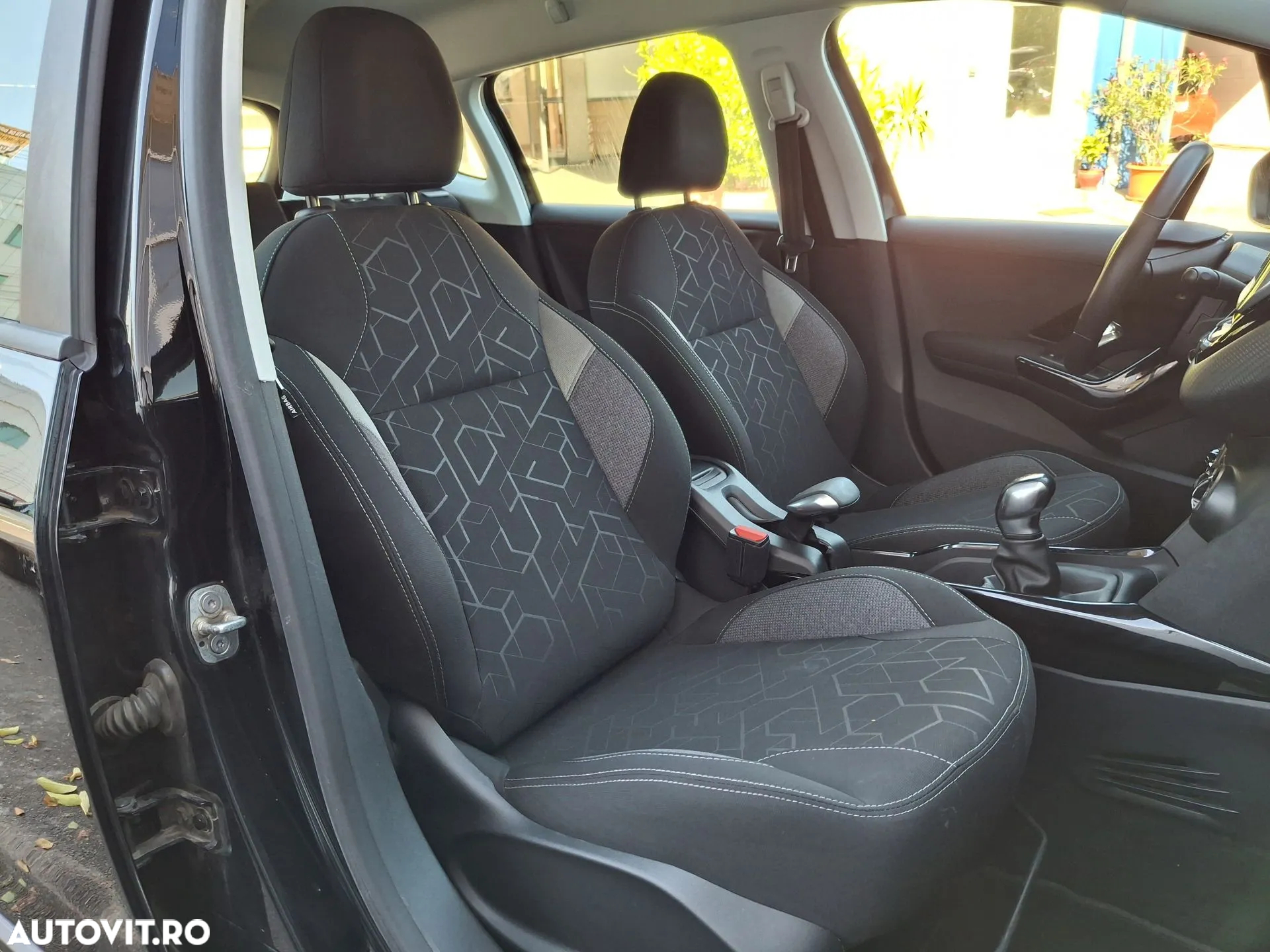 Peugeot 2008 - 14
