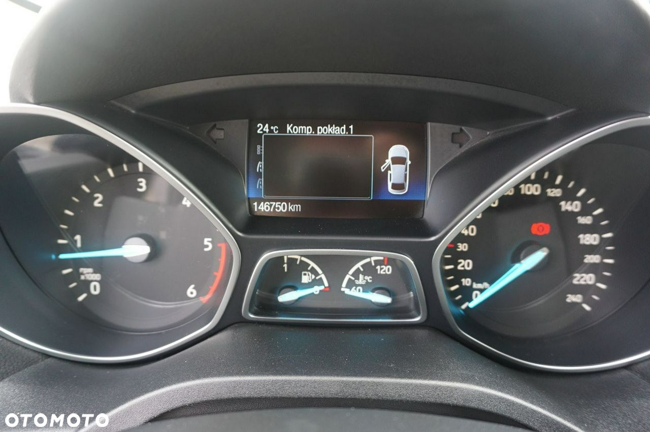 Ford Kuga 2.0 TDCi 2x4 Titanium - 10