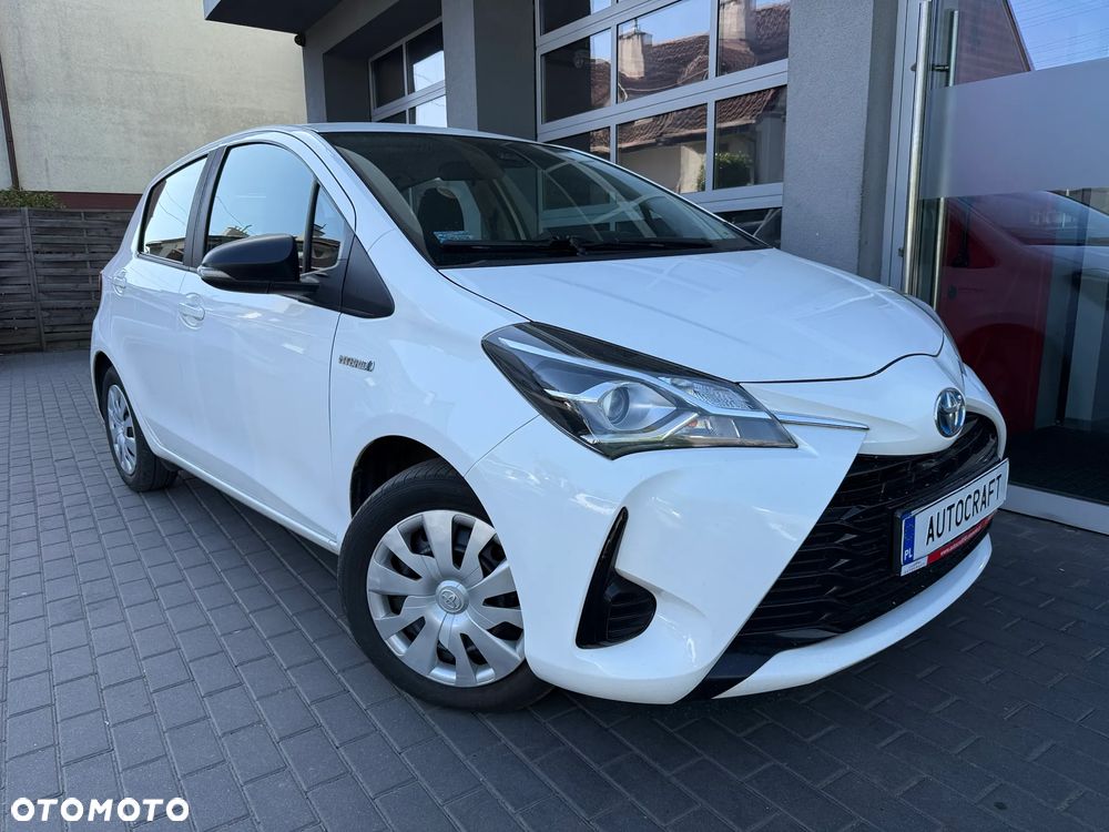 Toyota Yaris Hybrid 100 Active - 22