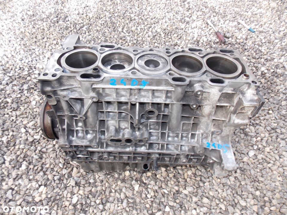 blok silnika volvo 2.4 d5 V70 S60 s80 XC90 d5244t - 1
