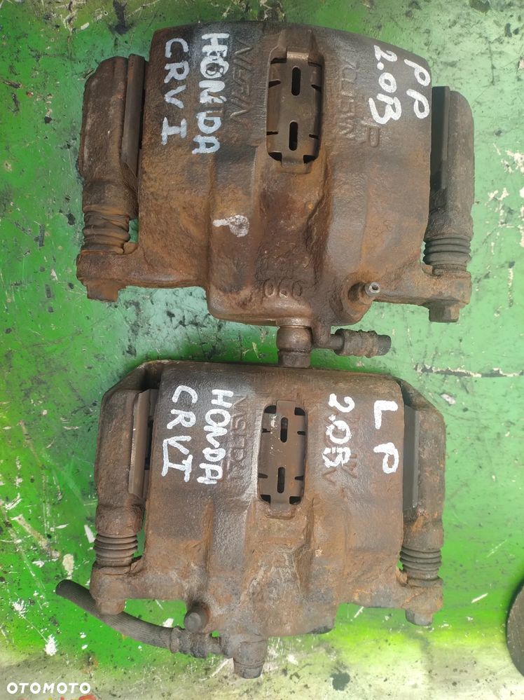 Honda CR-V I 2,0 zacisk jarzmo przód prawy lewy - 1