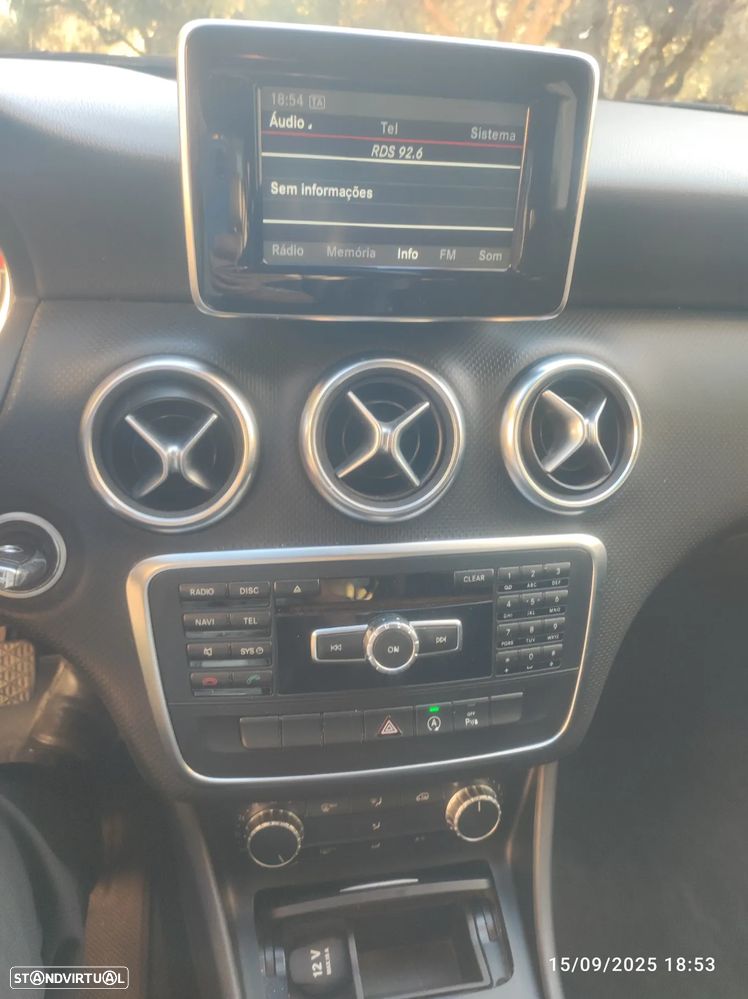 Mercedes-Benz CLA 180 d Shooting Brake Urban - 6