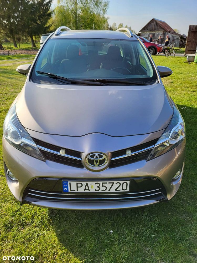 Toyota Verso 2.0 D-4D 5-Sitzer Executive - 2