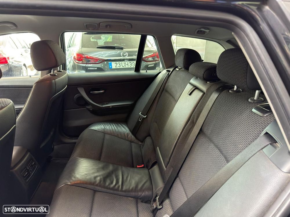 BMW 318 d Pack M - 28