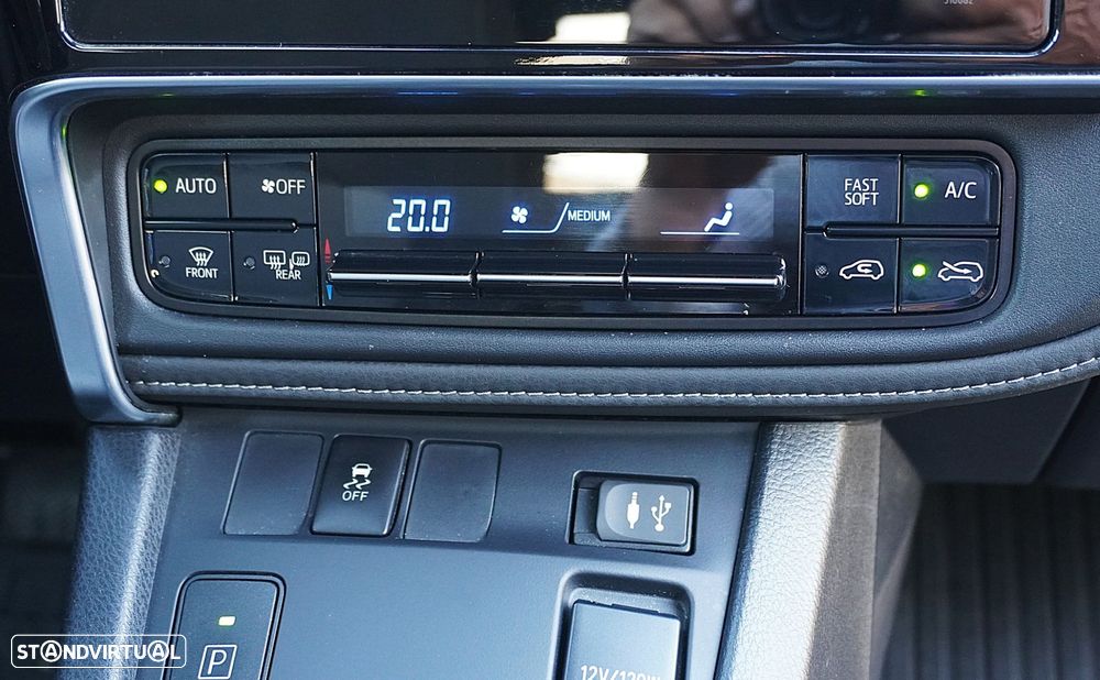 Toyota Auris 1.8 HSD Comfort +P.Techno+P.Sport - 36