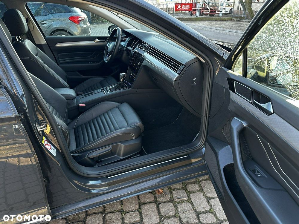 Volkswagen Passat - 17