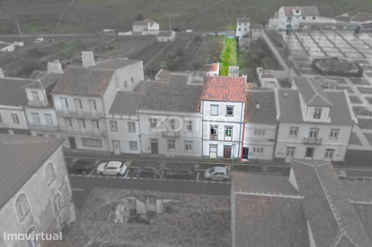 Prédio para reabilitação com projeto na Vila do Porto, Santa Maria - Grande imagem: 4/23