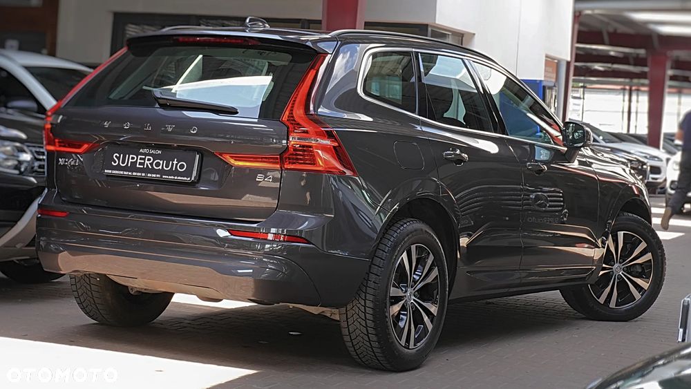 Volvo XC 60 B4 B Momentum Pro - 12