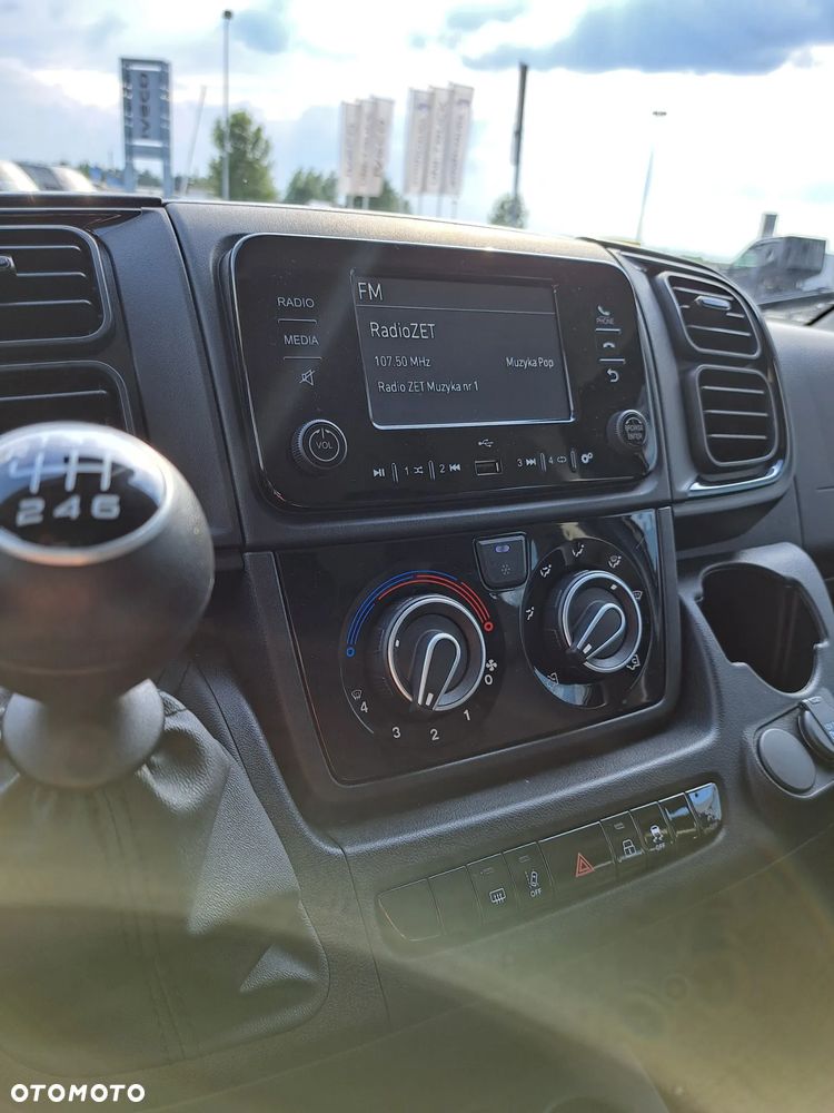 Fiat Ducato Doka FABRYCZNA ZABUDOWA Dostępny od RĘKI!!! - 29