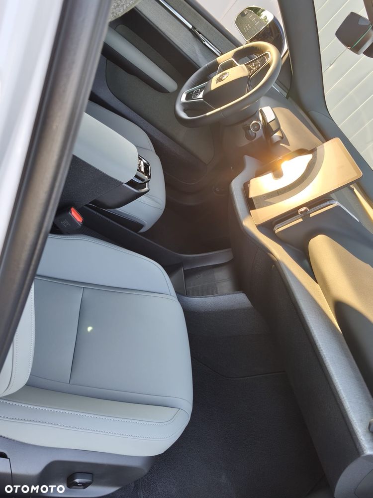 Volvo EX30 69kWh Twin Motor Ultra Black Edition - 13