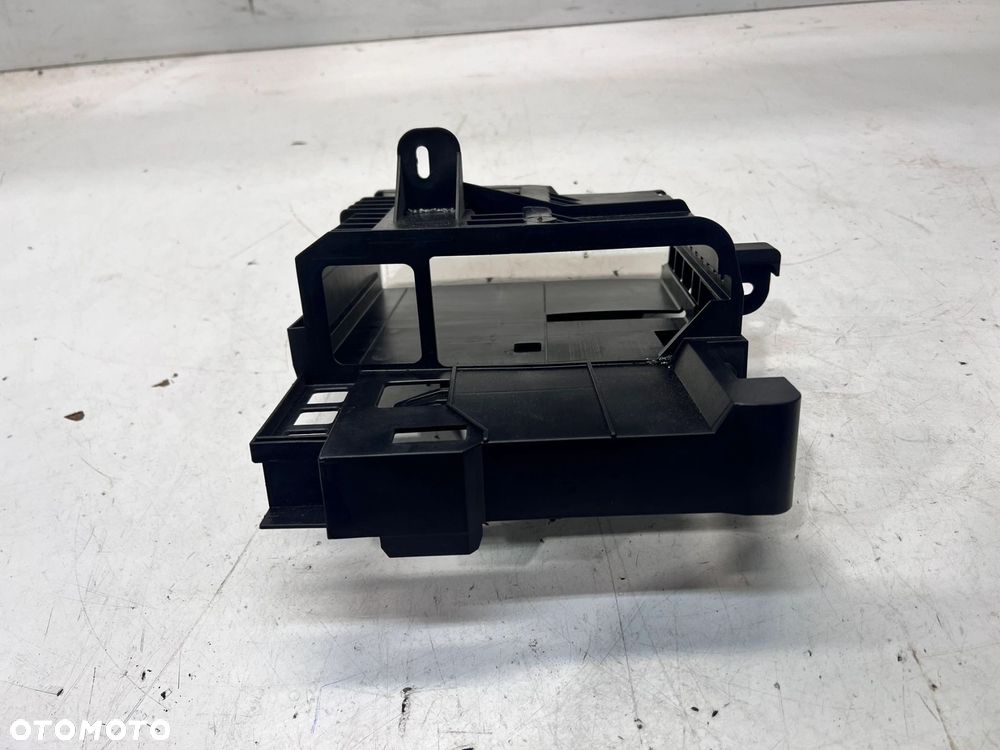 UCHWYT MOCOWANIE NAWIGACJI AUDI Q5 8R 8R0035209B - 3
