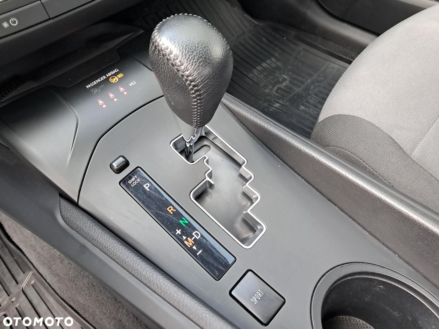 Toyota Avensis 1.8 Active MS - 18