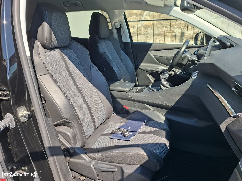 Peugeot 3008 PureTech 130 Stop & Start GPF Allure - 19