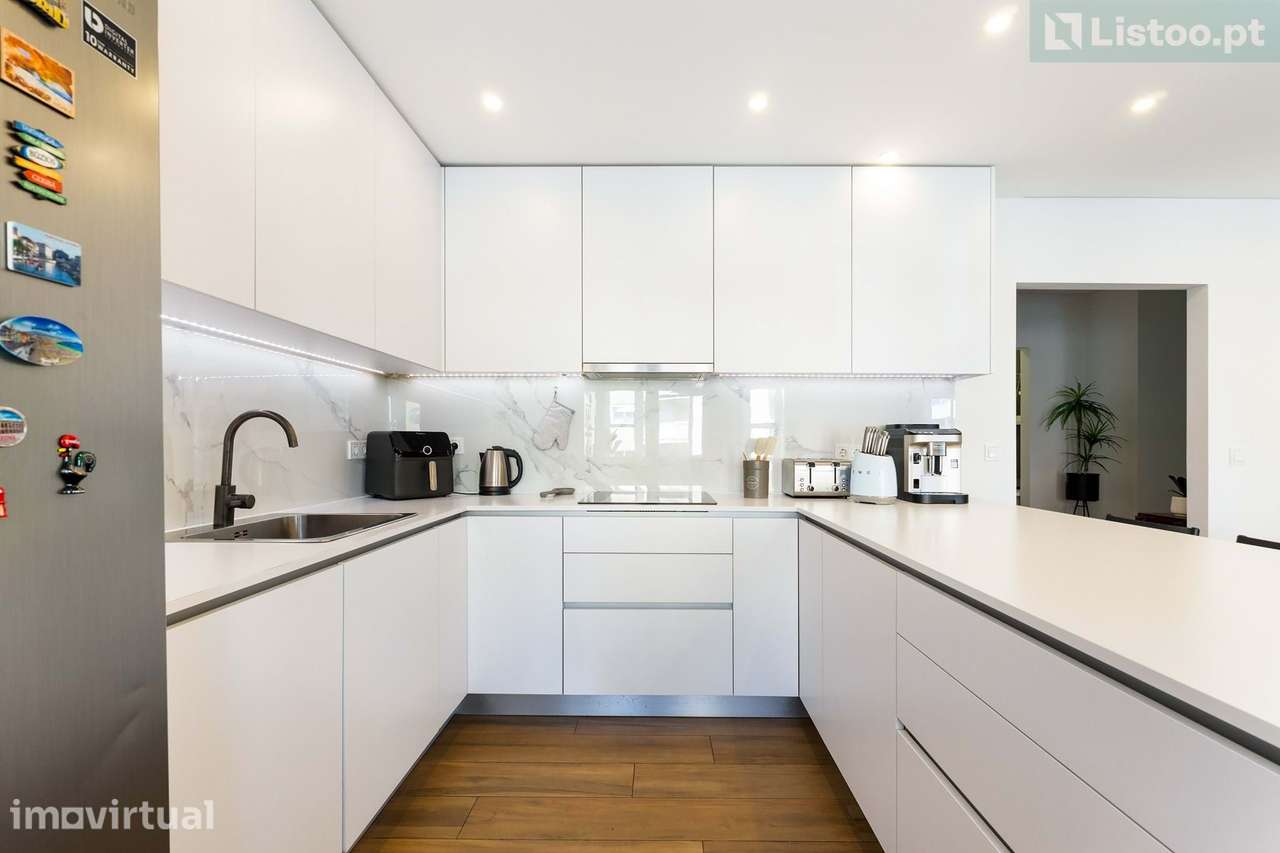 Apartamento T3 Renovado c/ Varanda Ampla | Canidelo - Grande imagem: 2/27