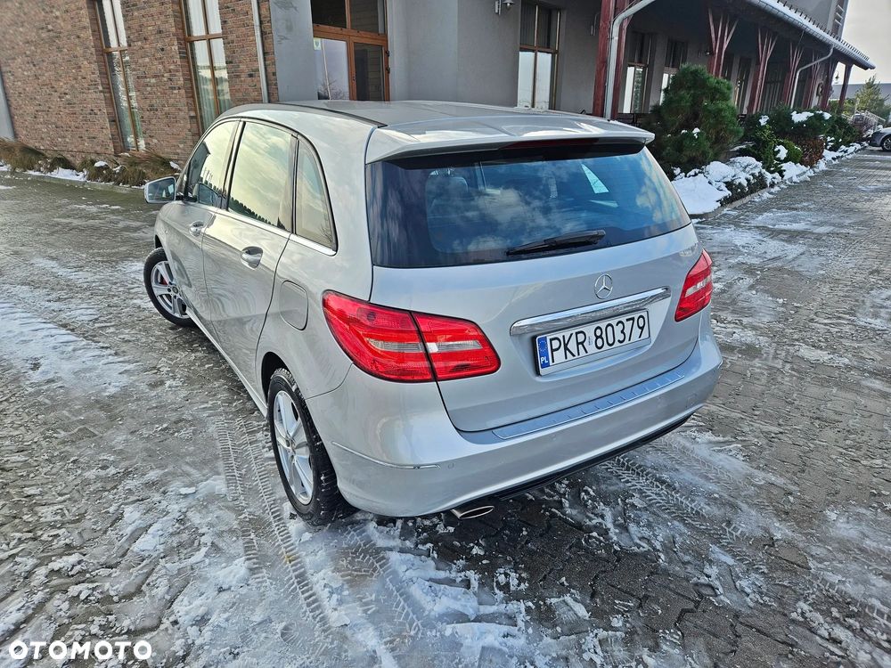 Mercedes-Benz Klasa B 180 BlueEFFICIENCY Edition Style - 31