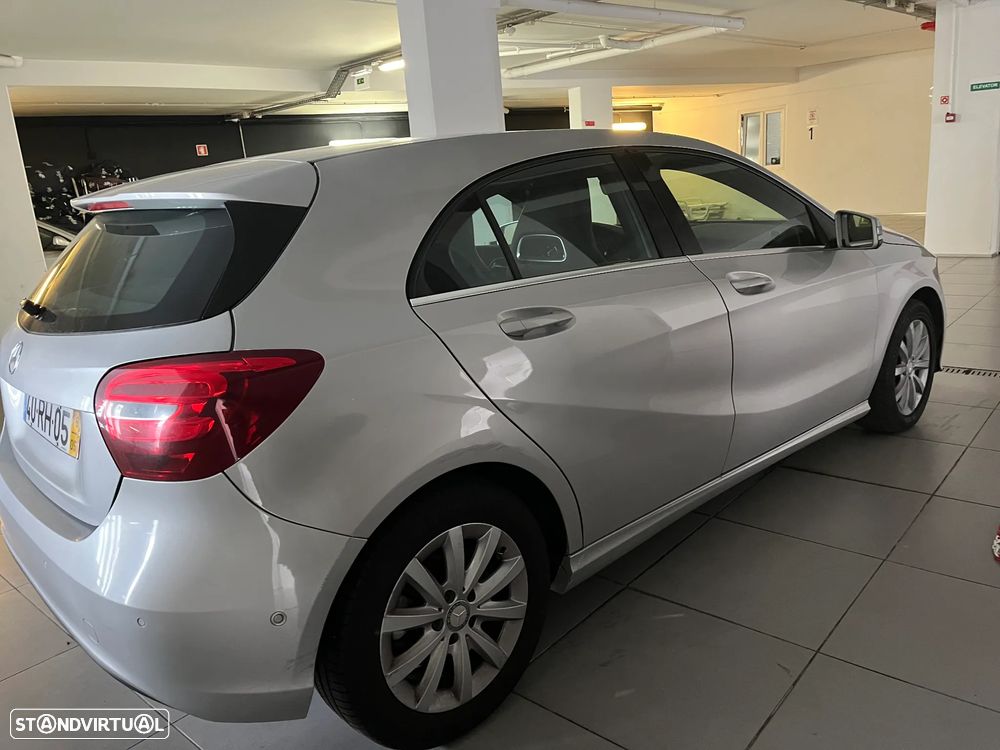 Mercedes-Benz A 160 Limousine - 4