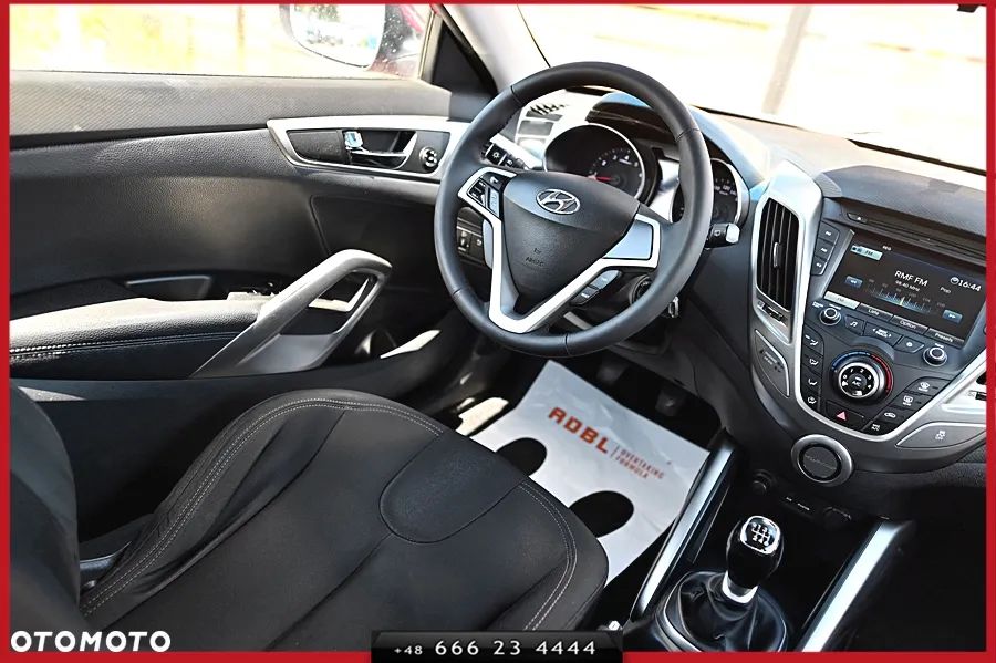 Hyundai Veloster 1.6 GDI Premium - 17