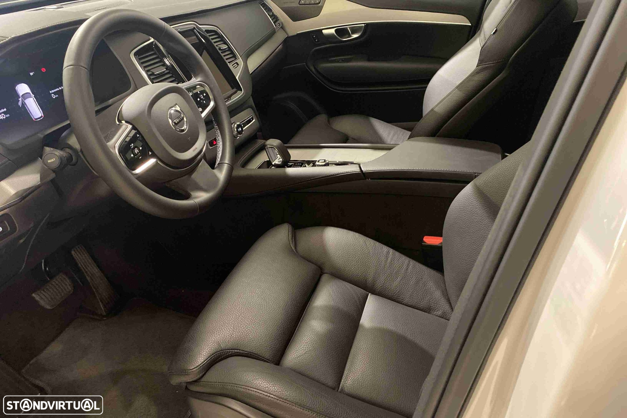Volvo XC 90 2.0 T8 PHEV R-Design AWD - 7
