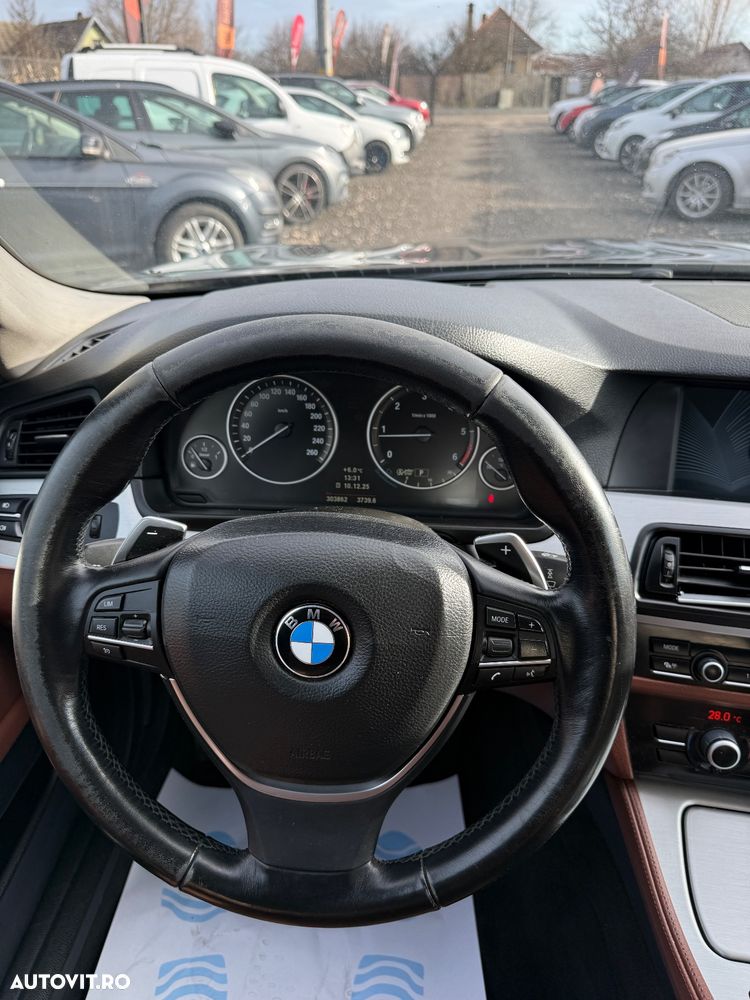 BMW Seria 5 525d xDrive - 15